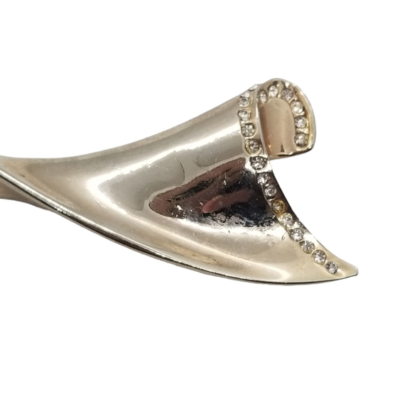 VINTAGE LARGE TWIST DESIGN MODERNIST GOLDTONE BROOCH WITH CRYSTAL DETAIL - Picture 2 of 4